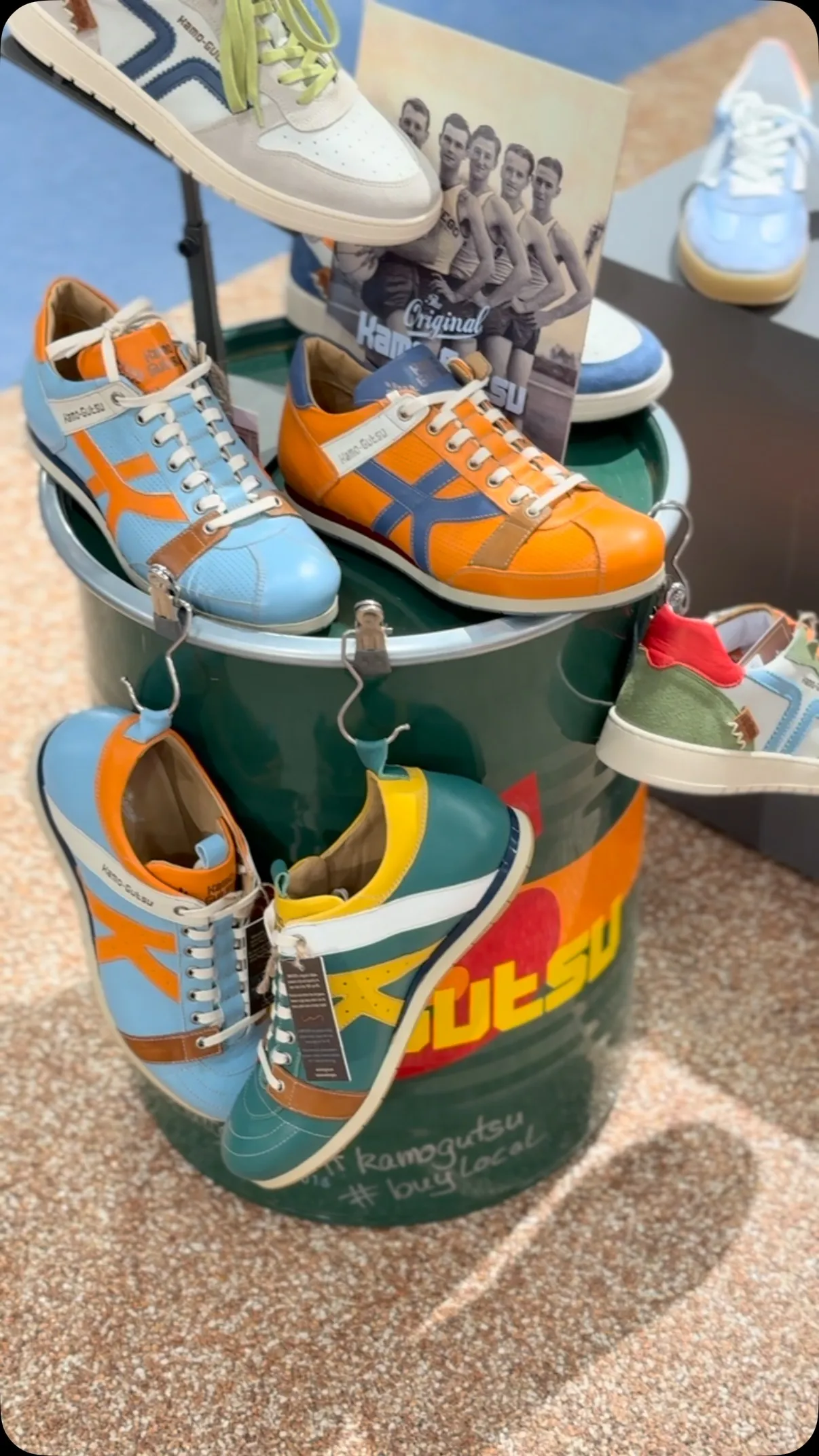 Farbige Kamo-Gutsu Herrensneaker aus Leder im Heinmüller Sortiment