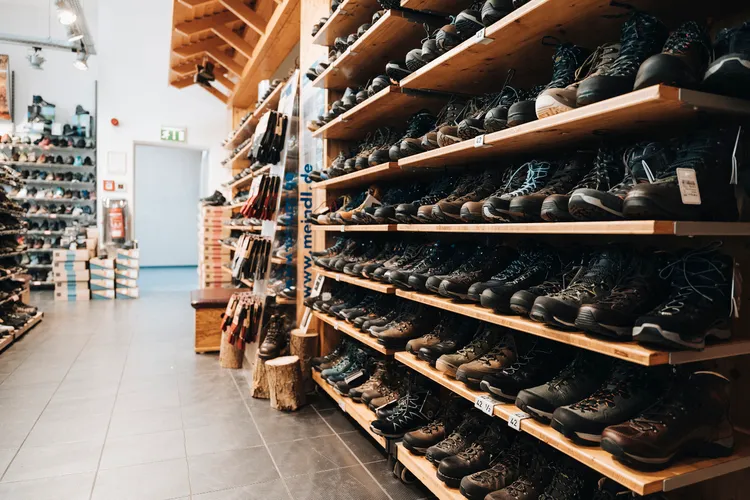 Große Auswahl an Wander- und Outdoorschuhen bei Heinmüller